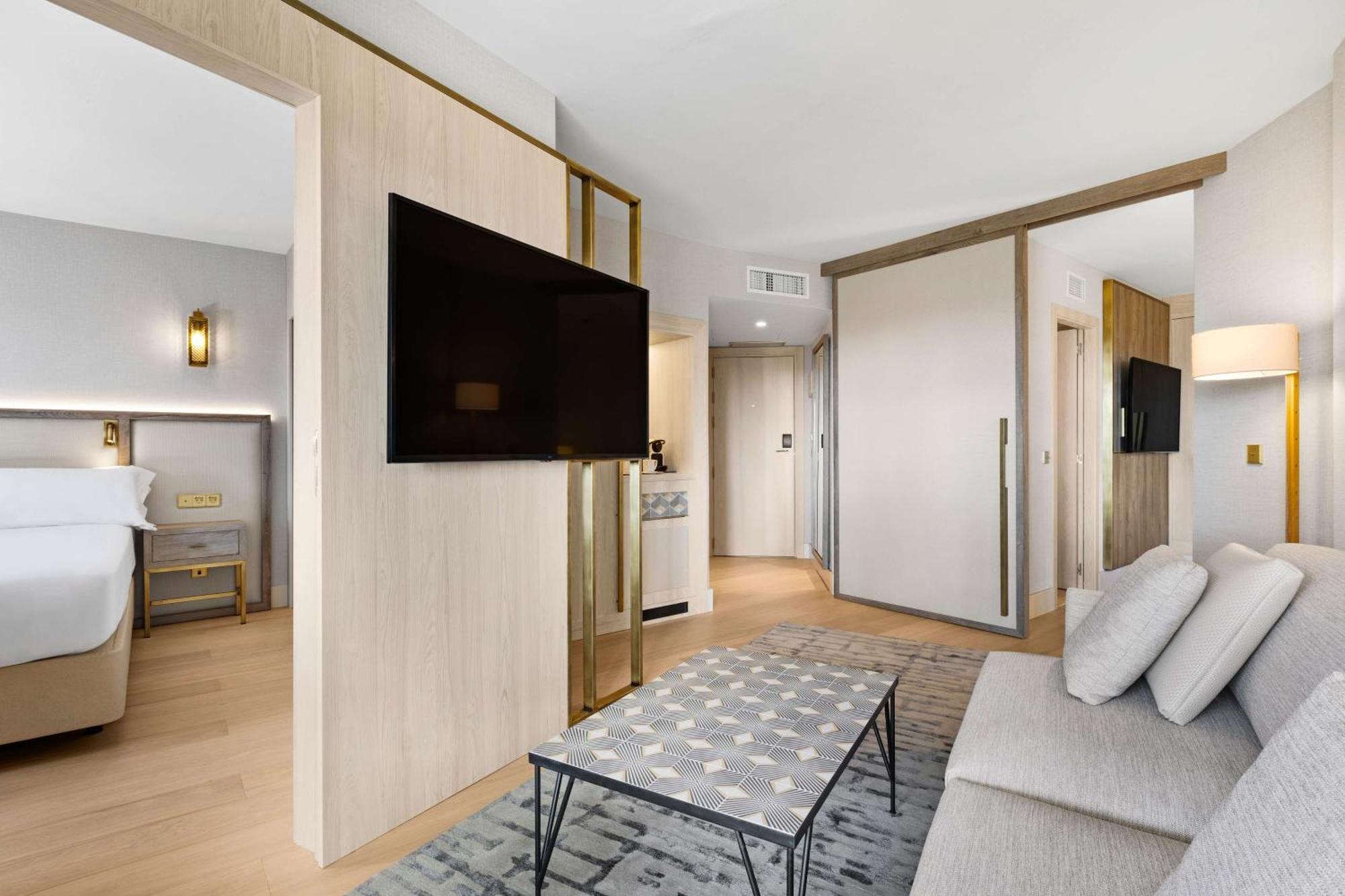 Hilton Mallorca Galatzo Peguera Exterior photo A suite at the hotel